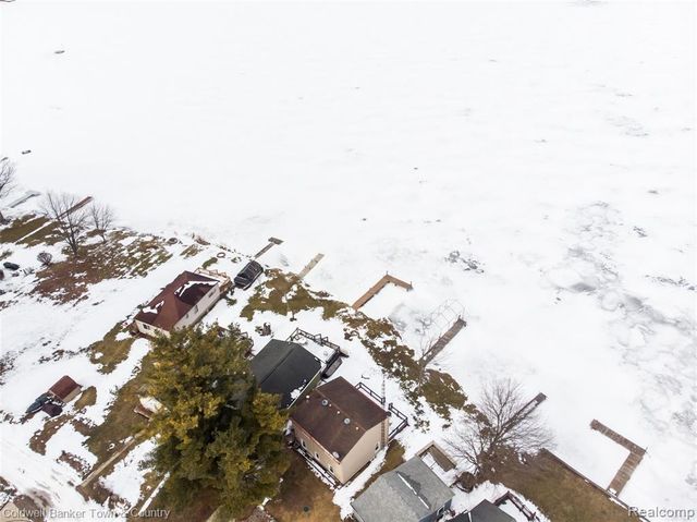 2705 Melvin Drive, Pinckney, MI 48169