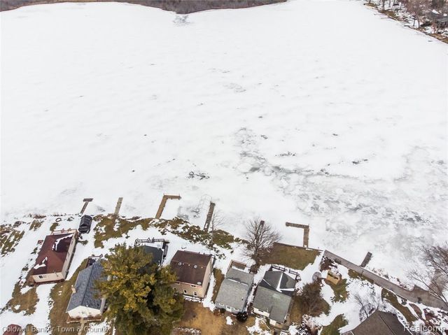 2705 Melvin Drive, Pinckney, MI 48169