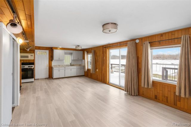 2705 Melvin Drive, Pinckney, MI 48169