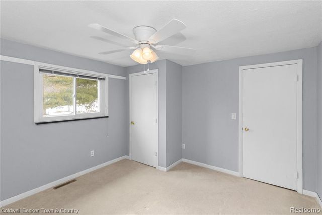 2705 Melvin Drive, Pinckney, MI 48169