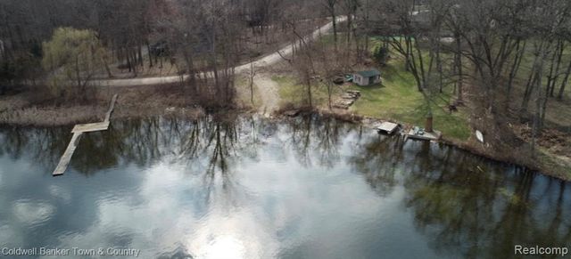 2705 Melvin Drive, Pinckney, MI 48169