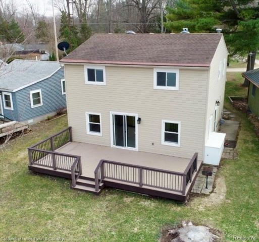 2705 Melvin Drive, Pinckney, MI 48169