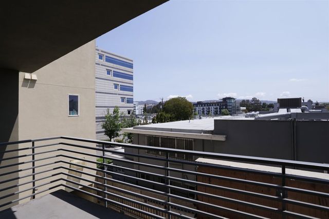 371 30th 201, Oakland, CA 94609