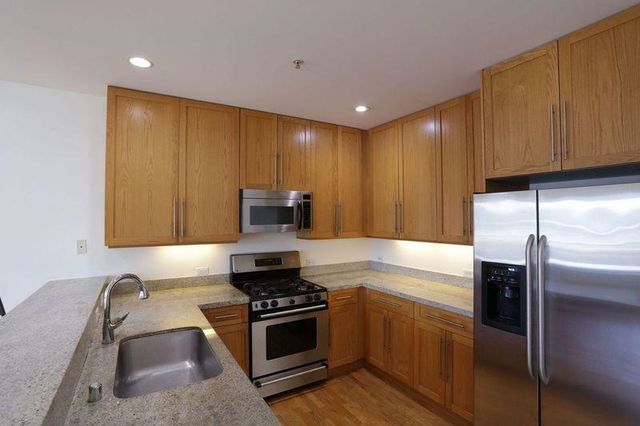 371 30th 201, Oakland, CA 94609