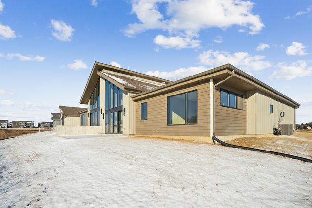 3910 Keagles Crossing, Cedar Falls, IA 50613