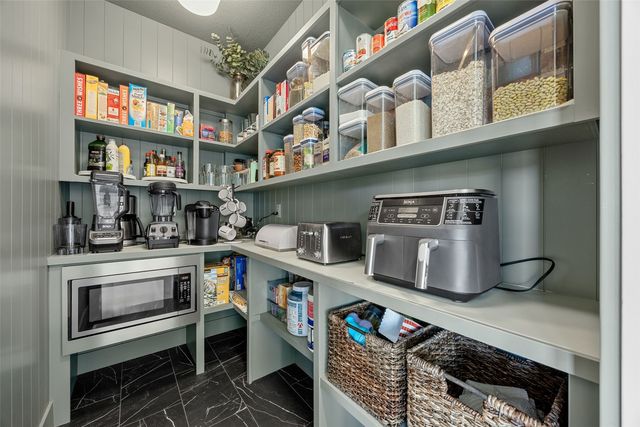 1425 Heartland Street, Fairfax, IA 52228