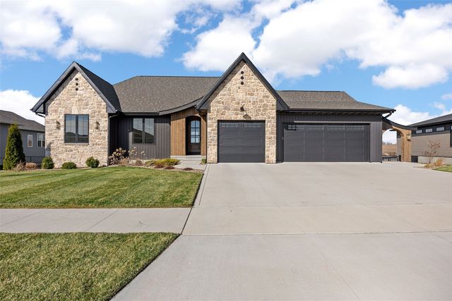 1425 Heartland Street, Fairfax, IA 52228