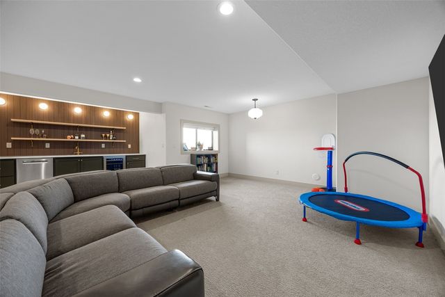 1425 Heartland Street, Fairfax, IA 52228