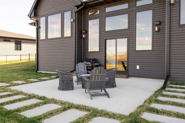 1425 Heartland Street, Fairfax, IA 52228