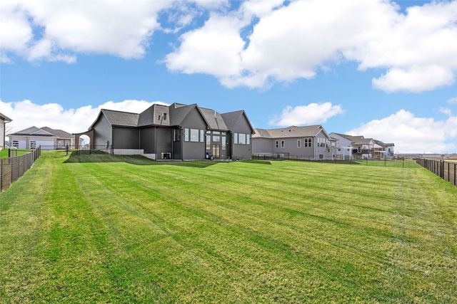 1425 Heartland Street, Fairfax, IA 52228
