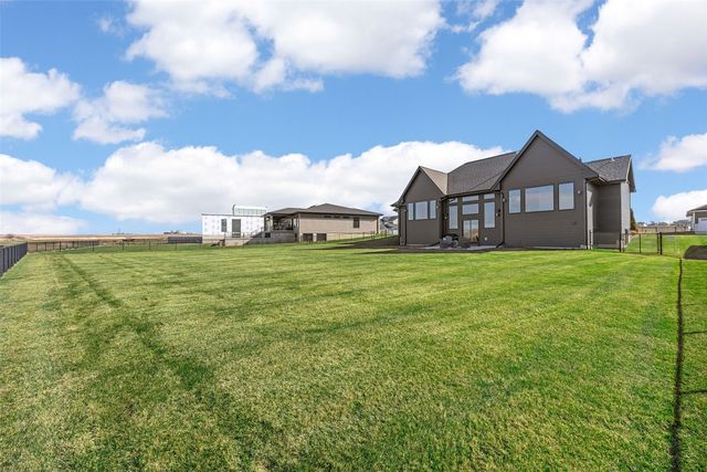 1425 Heartland Street, Fairfax, IA 52228