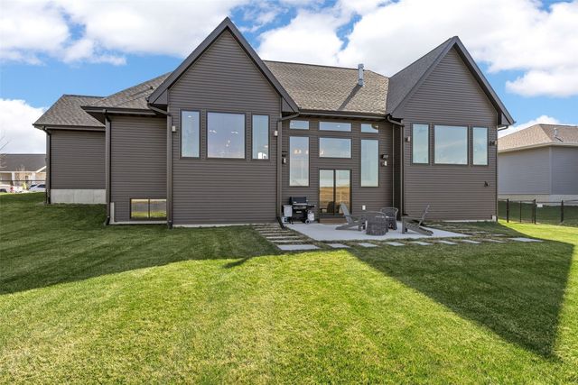 1425 Heartland Street, Fairfax, IA 52228