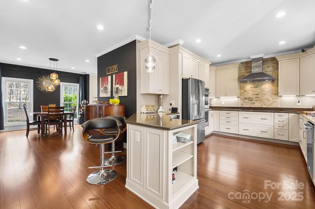 10915 Tara Oaks Drive, Charlotte, NC 28227