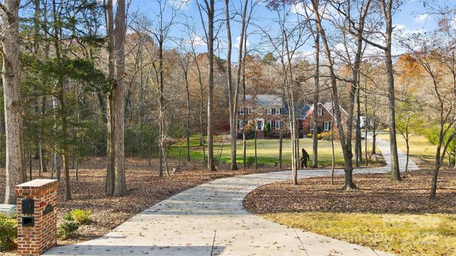 10915 Tara Oaks Drive, Charlotte, NC 28227