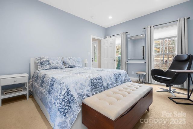 10915 Tara Oaks Drive, Charlotte, NC 28227