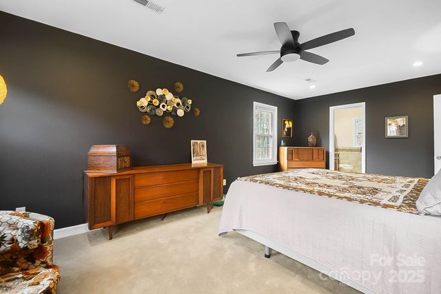 10915 Tara Oaks Drive, Charlotte, NC 28227