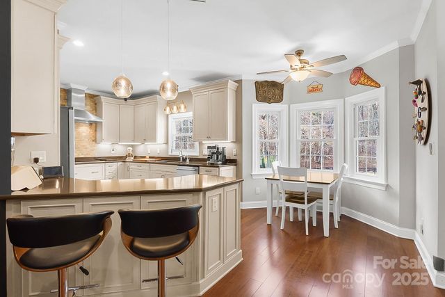 10915 Tara Oaks Drive, Charlotte, NC 28227