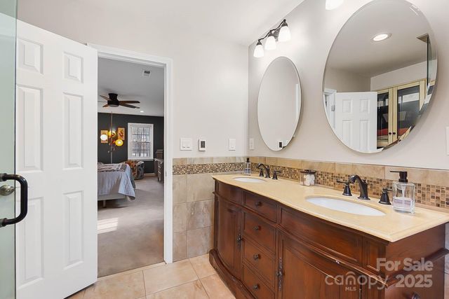 10915 Tara Oaks Drive, Charlotte, NC 28227