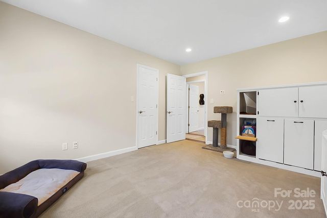 10915 Tara Oaks Drive, Charlotte, NC 28227