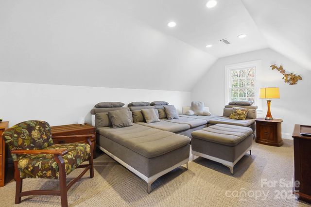 10915 Tara Oaks Drive, Charlotte, NC 28227