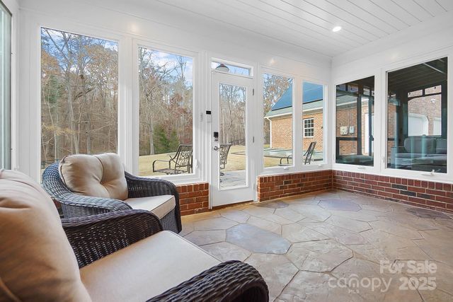 10915 Tara Oaks Drive, Charlotte, NC 28227