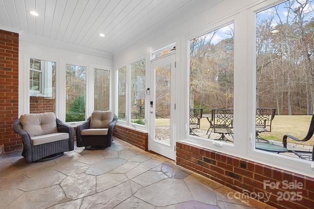 10915 Tara Oaks Drive, Charlotte, NC 28227