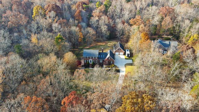 10915 Tara Oaks Drive, Charlotte, NC 28227