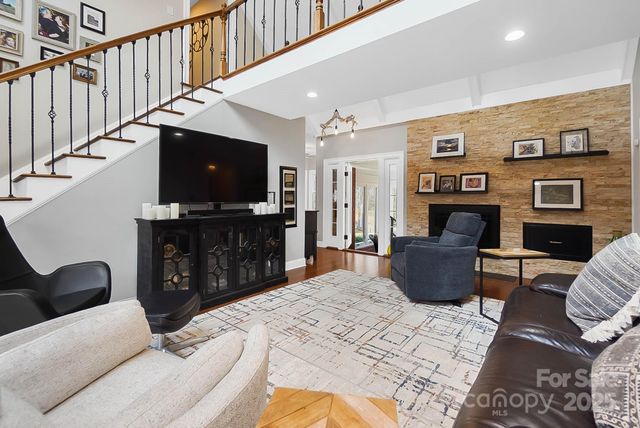 10915 Tara Oaks Drive, Charlotte, NC 28227