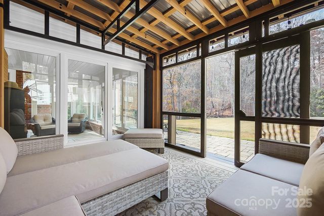 10915 Tara Oaks Drive, Charlotte, NC 28227