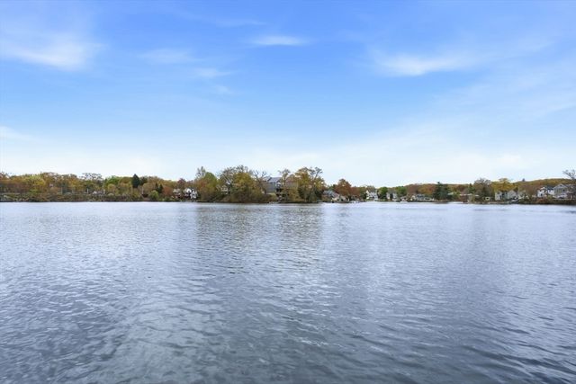 1 Bay View Drive, Shrewsbury, MA 01545