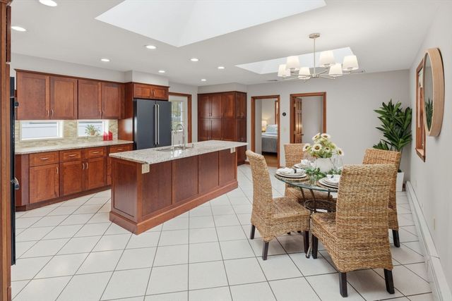 1 Bay View Drive, Shrewsbury, MA 01545