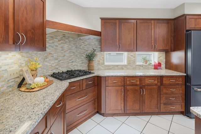 1 Bay View Drive, Shrewsbury, MA 01545