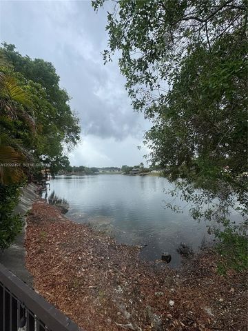 13932 Kendale Lakes Dr 13932, Miami, FL 33183
