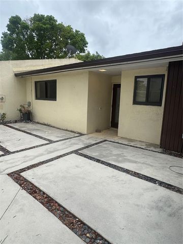 13932 Kendale Lakes Dr 13932, Miami, FL 33183