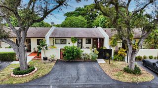 13932 Kendale Lakes Dr 13932, Miami, FL 33183