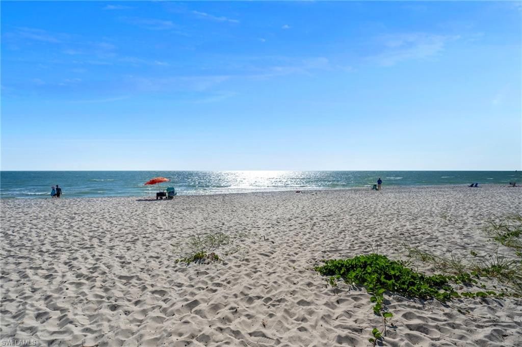 1950 Gulf Shore BLVD N 110, NAPLES, FL 34102 — exterior