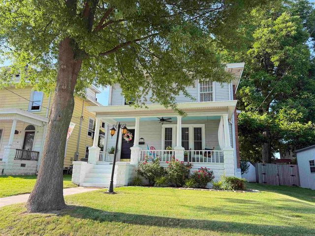 609 W Poplar Street, Paragould, AR 72450