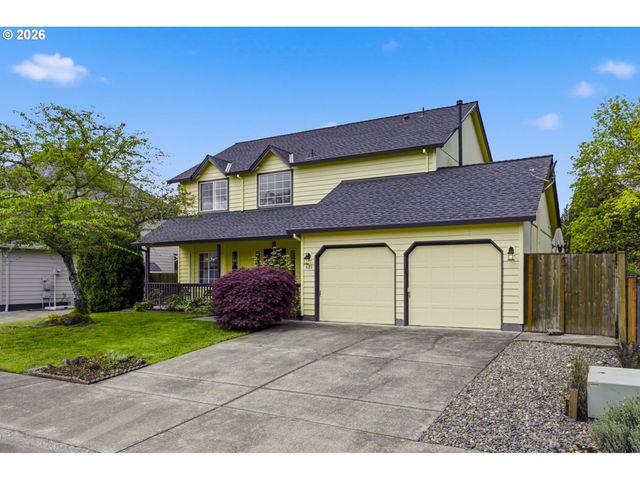 821 Ne EAGLENEST Ct, Hillsboro, OR 97124