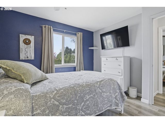 821 Ne EAGLENEST Ct, Hillsboro, OR 97124