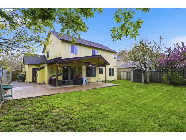 821 Ne EAGLENEST Ct, Hillsboro, OR 97124