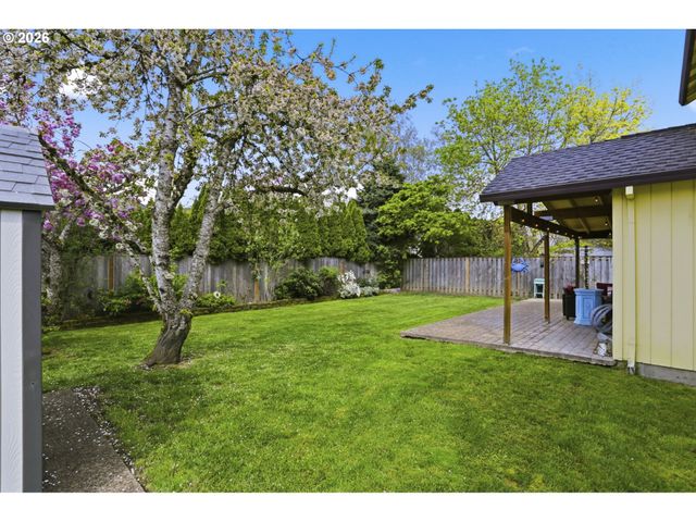 821 Ne EAGLENEST Ct, Hillsboro, OR 97124