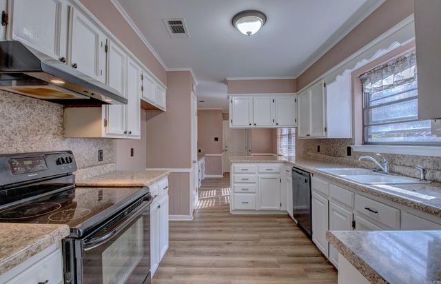 11006 Lemoncrest Lane, Little Rock, AR 72210