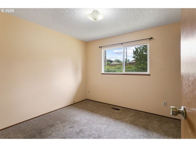 130 Se 21ST St, Troutdale, OR 97060