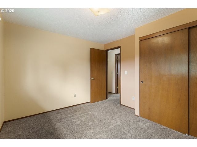 130 Se 21ST St, Troutdale, OR 97060