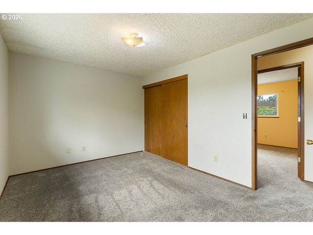 130 Se 21ST St, Troutdale, OR 97060