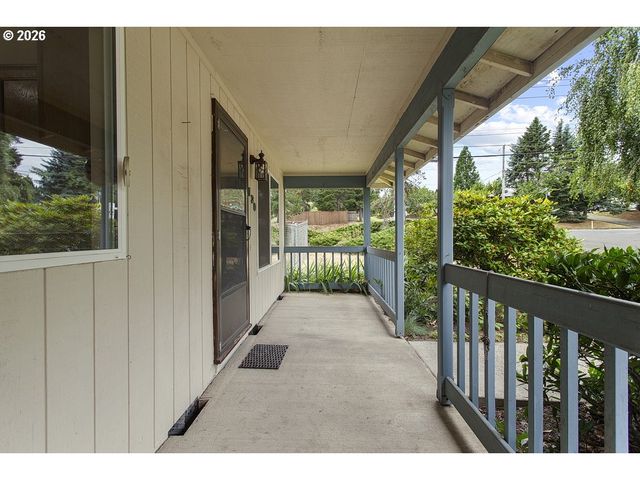 130 Se 21ST St, Troutdale, OR 97060