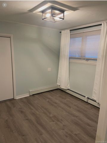 527 W Market Street W Front, Long Beach, NY 11561