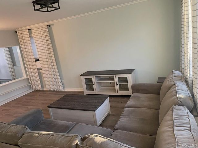 527 W Market Street W Front, Long Beach, NY 11561