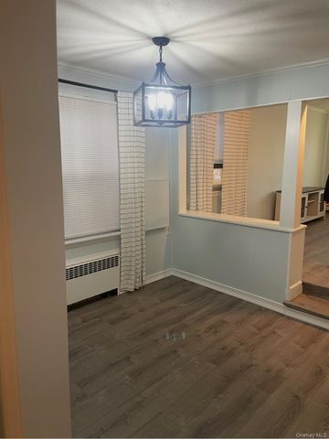 527 W Market Street W Front, Long Beach, NY 11561