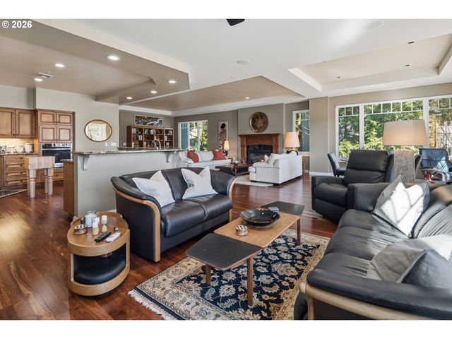 113 FURNACE St, Lake Oswego, OR 97034